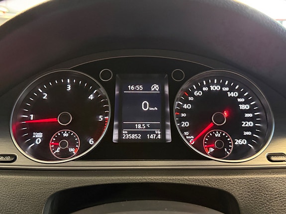 Volkswagen Passat 14 of 20