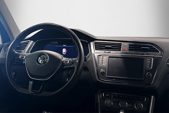 Volkswagen Tiguan 14 of 22