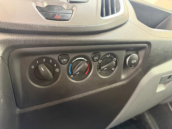 Ford Transit 14 of 23