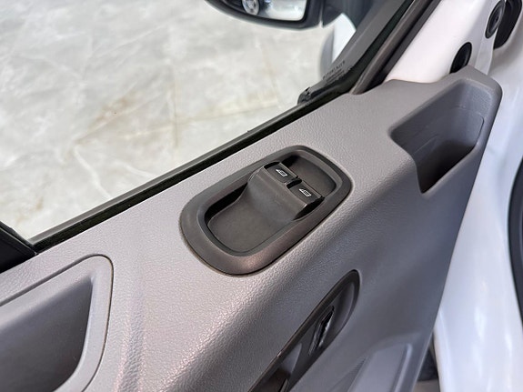 Ford Transit 22 of 23