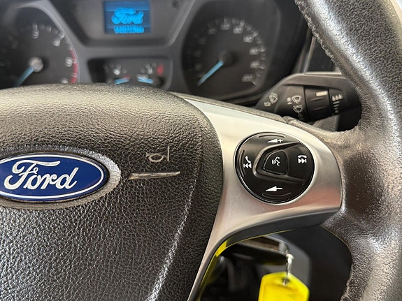 Ford Transit 12 of 23