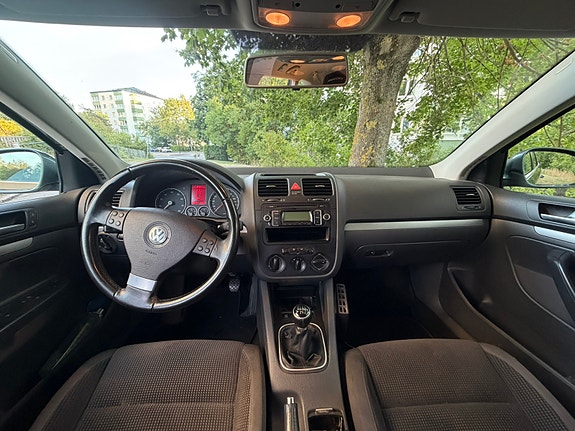 Volkswagen Golf V 5 of 6