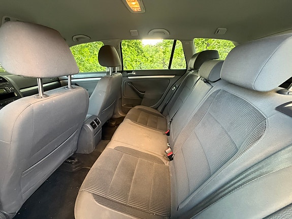 Volkswagen Golf V 6 of 6