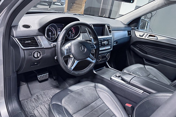 Mercedes-Benz ML250 10 of 18