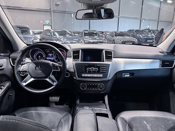 Mercedes-Benz ML250 13 of 18