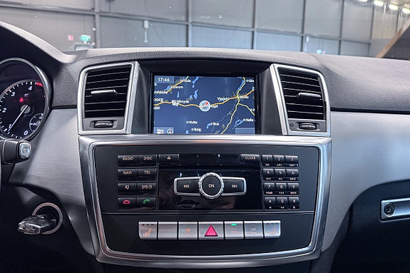 Mercedes-Benz ML250 18 of 18