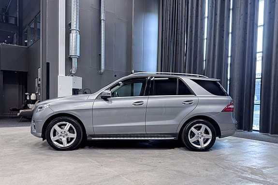 Mercedes-Benz ML250 3 of 18