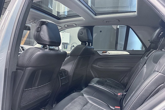 Mercedes-Benz ML250 11 of 18