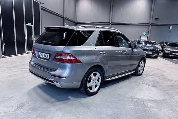 Mercedes-Benz ML250 6 of 18