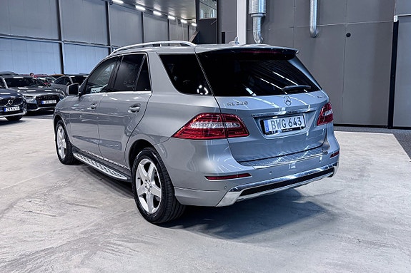 Mercedes-Benz ML250 4 of 18