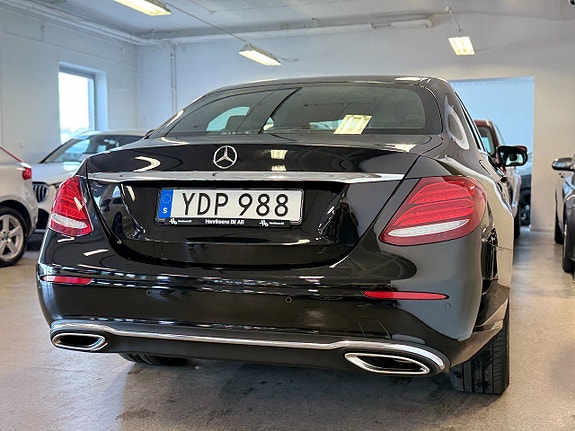 Mercedes-Benz E200 9 of 14