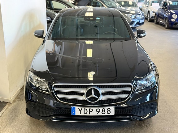 Mercedes-Benz E200 4 of 14