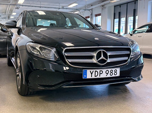 Mercedes-Benz E200 5 of 14