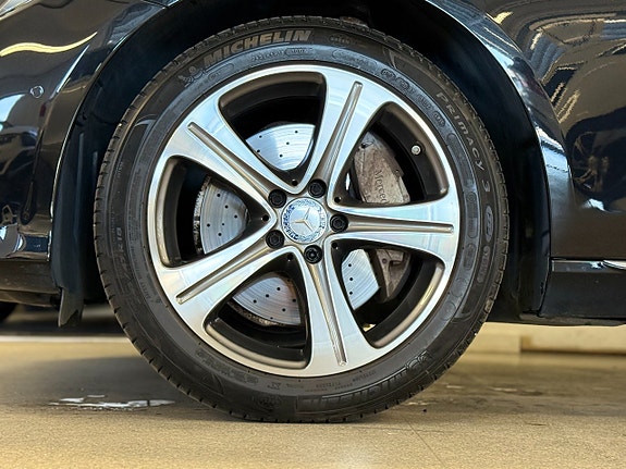 Mercedes-Benz E200 14 of 14