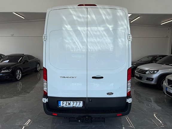 Ford Transit 7 of 23