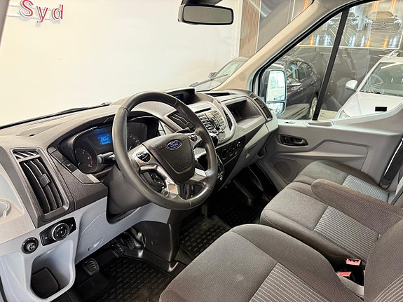 Ford Transit 8 of 23