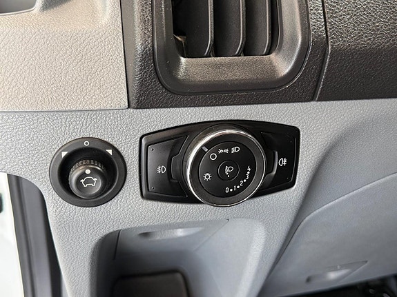 Ford Transit 17 of 23