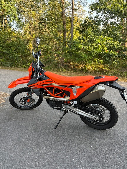 KTM 690 Enduro R 2 of 5