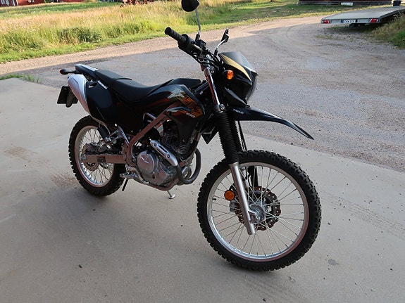 Kawasaki KLX 230 3 of 6