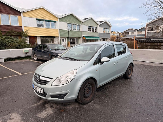 Opel Corsa 2 of 6