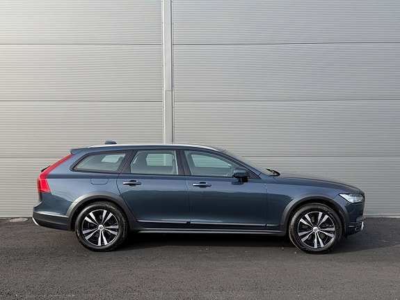 Volvo V90 Cross Country 16 of 16