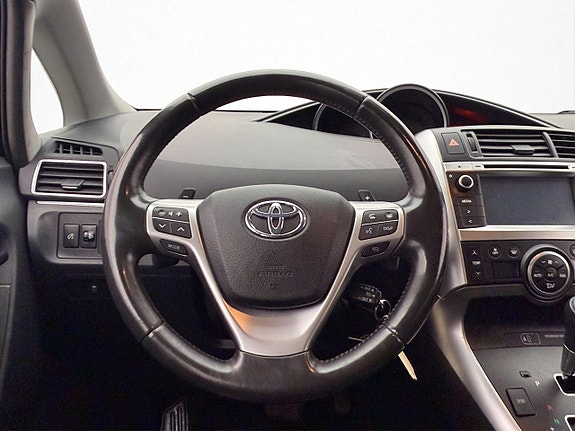 Toyota Verso 10 of 27