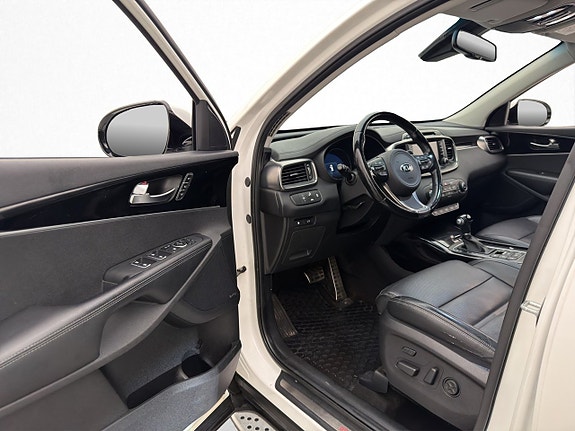 Kia Sorento 8 of 30