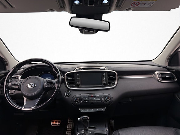 Kia Sorento 16 of 30