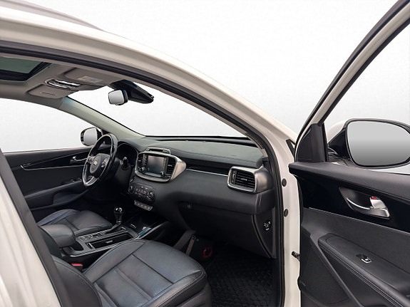 Kia Sorento 13 of 30