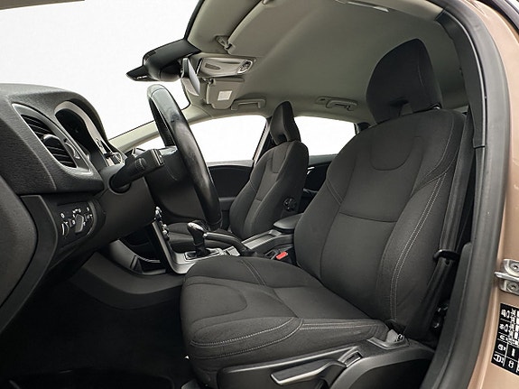 Volvo V40 9 of 22