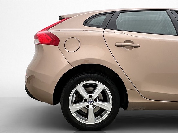 Volvo V40 20 of 22