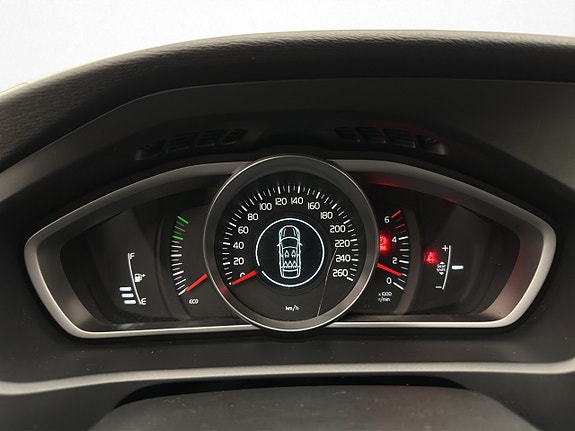 Volvo V40 15 of 22