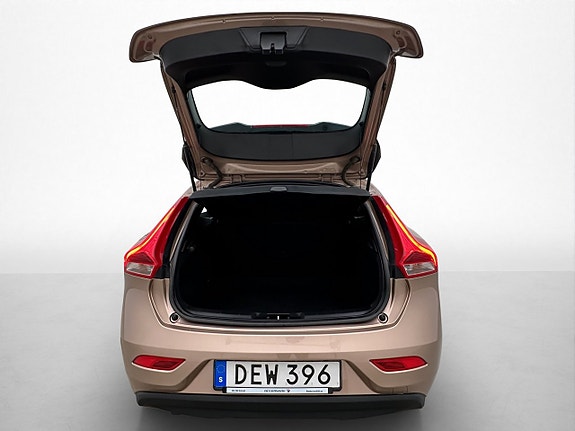Volvo V40 22 of 22