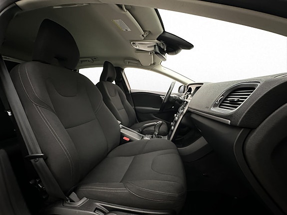 Volvo V40 11 of 22