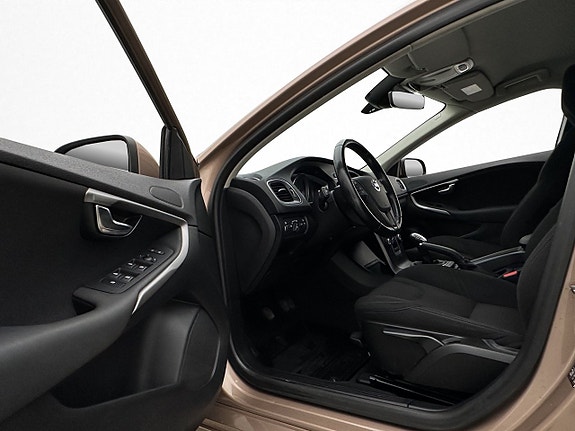 Volvo V40 8 of 22