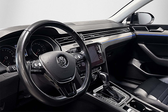 Volkswagen Passat 8 of 22
