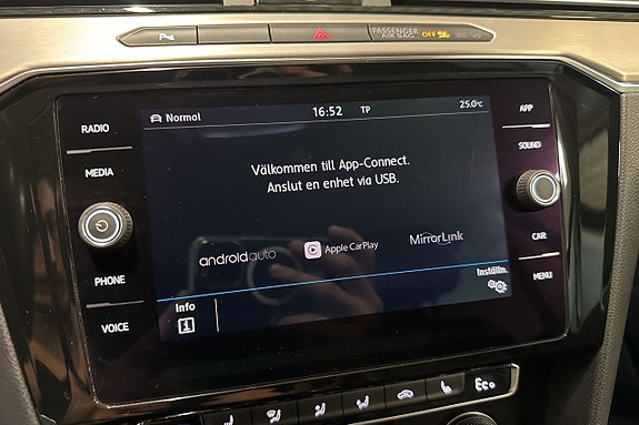 Volkswagen Passat 19 of 22