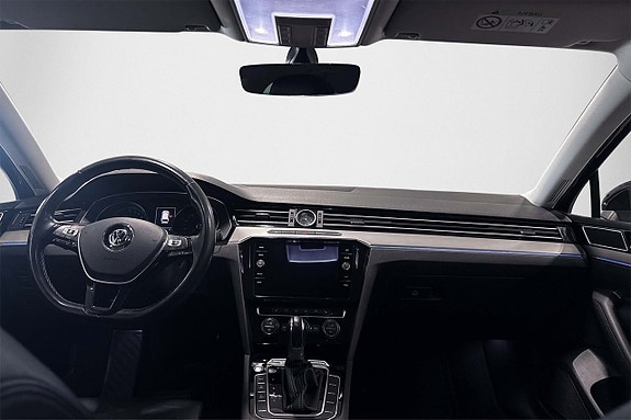 Volkswagen Passat 7 of 22