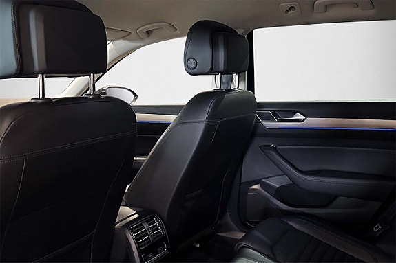 Volkswagen Passat 10 of 22