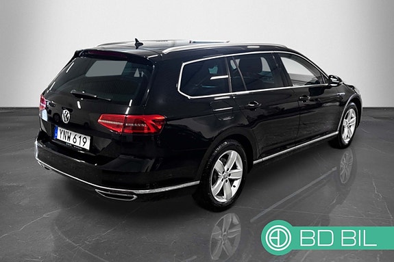 Volkswagen Passat 4 of 22