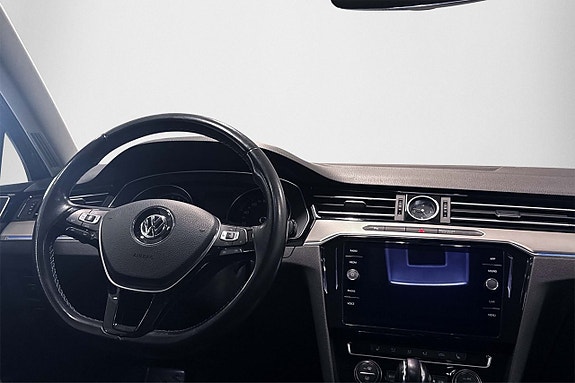 Volkswagen Passat 12 of 22