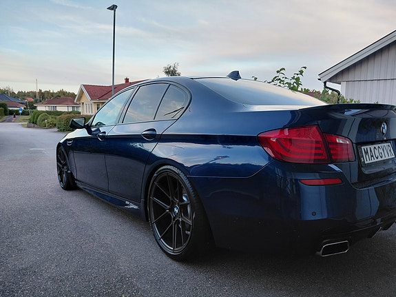 BMW 520d 3 of 4