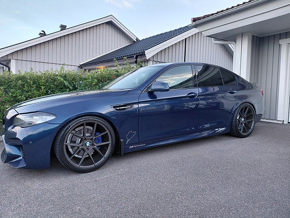 BMW 520d 2 of 4