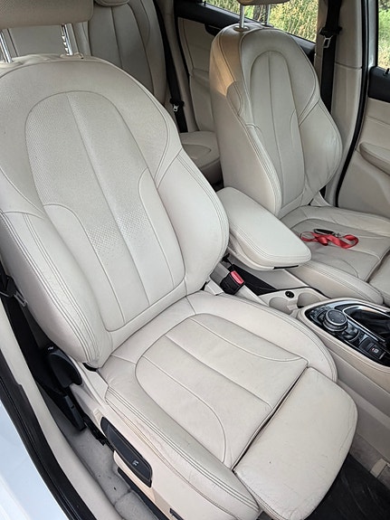 BMW 218d 4 of 10
