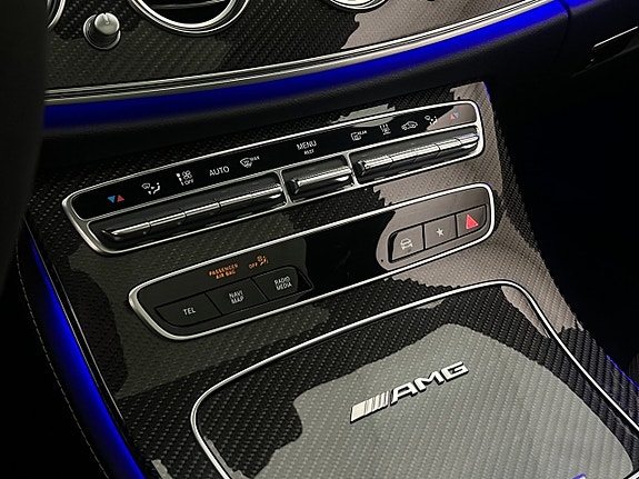Mercedes-Benz E63 28 of 30