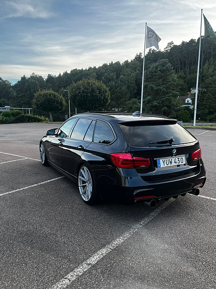 BMW 340i 2 of 10