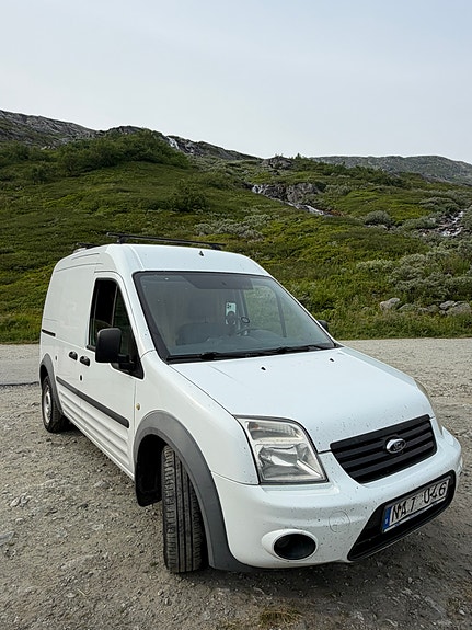 Ford Transit Connect 9 of 12