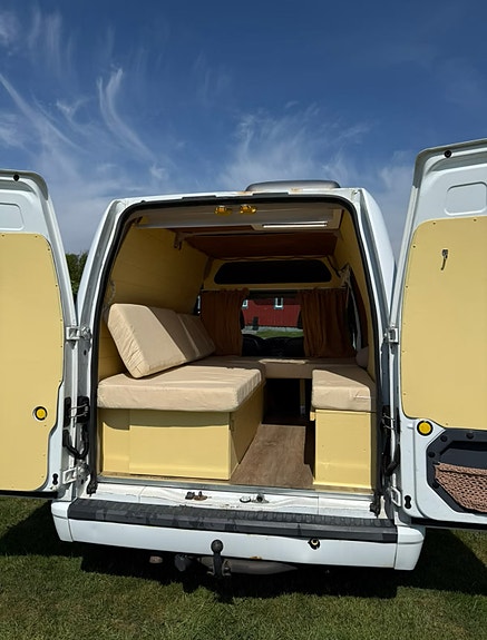 Ford Transit Connect 3 of 12