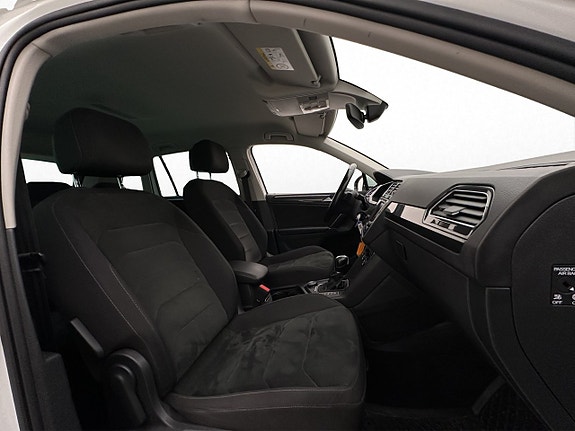 Volkswagen Tiguan 26 of 30