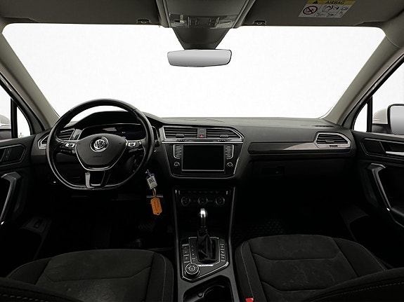 Volkswagen Tiguan 13 of 30